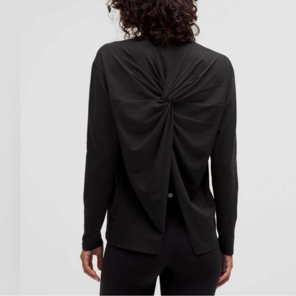 Lululemon Twist Back Relaxed Fit Long Sleeve Small